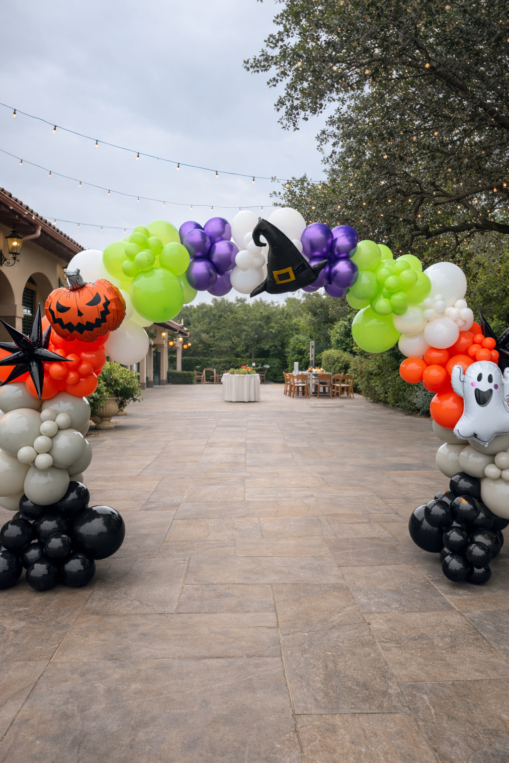 Spooky Chic Halloween Balloon Arch